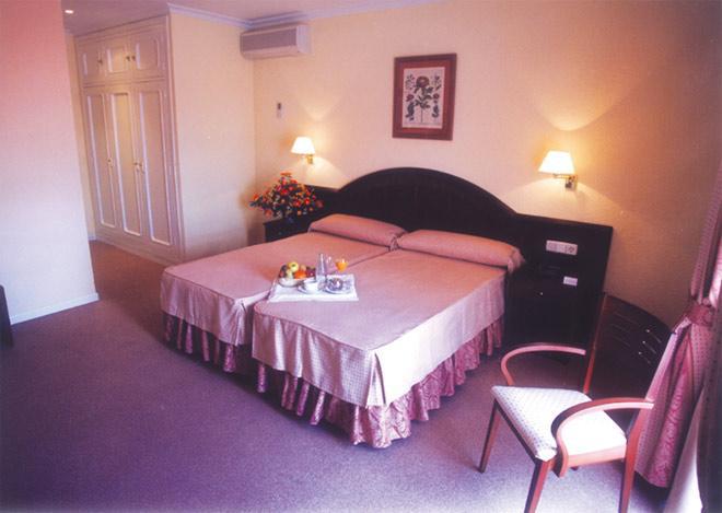 Hotel Trafalgar Jerez de la Frontera Phòng bức ảnh